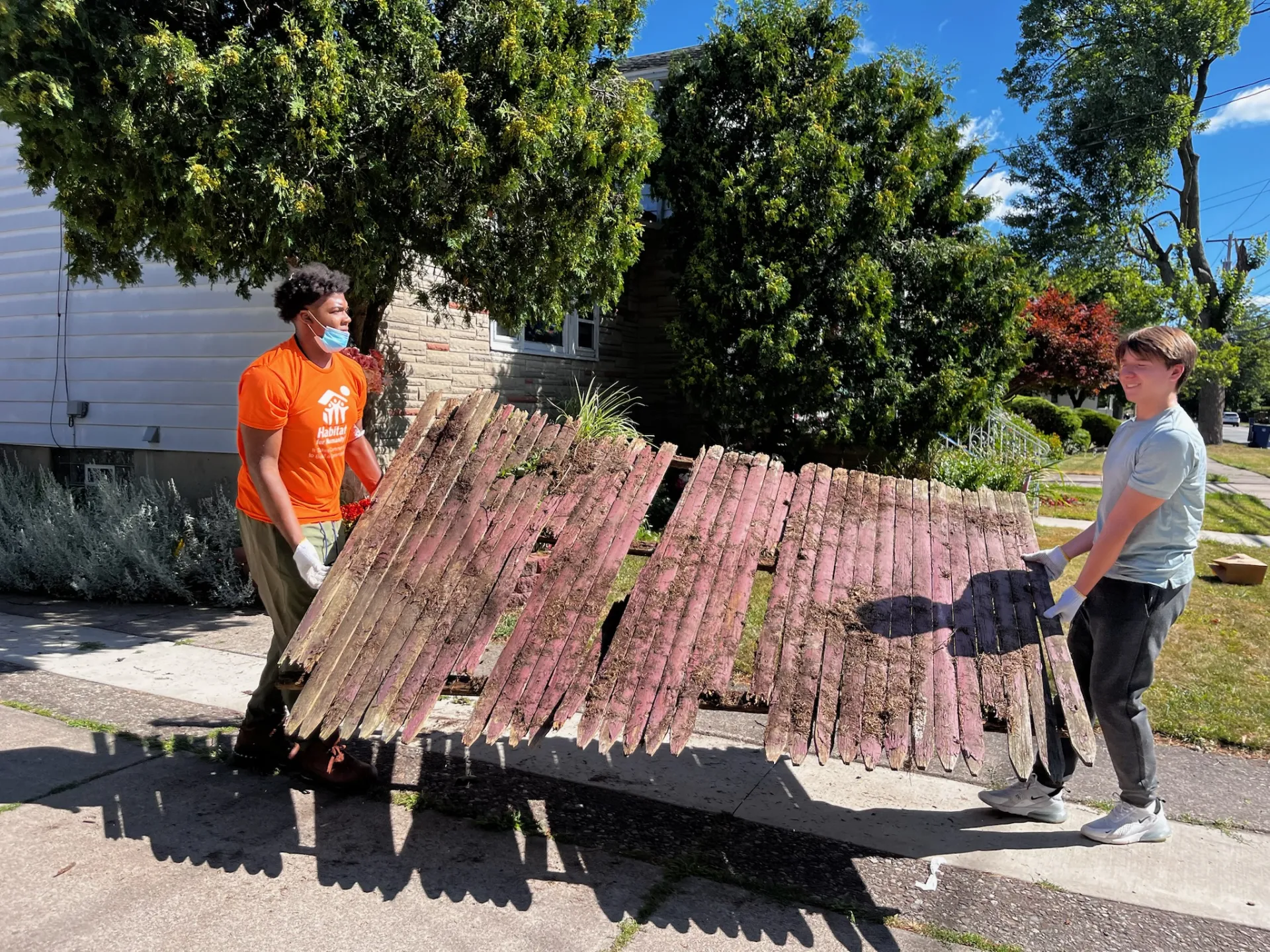 Crusaders Spread the Holy Cross High School Mission During Service Trip 