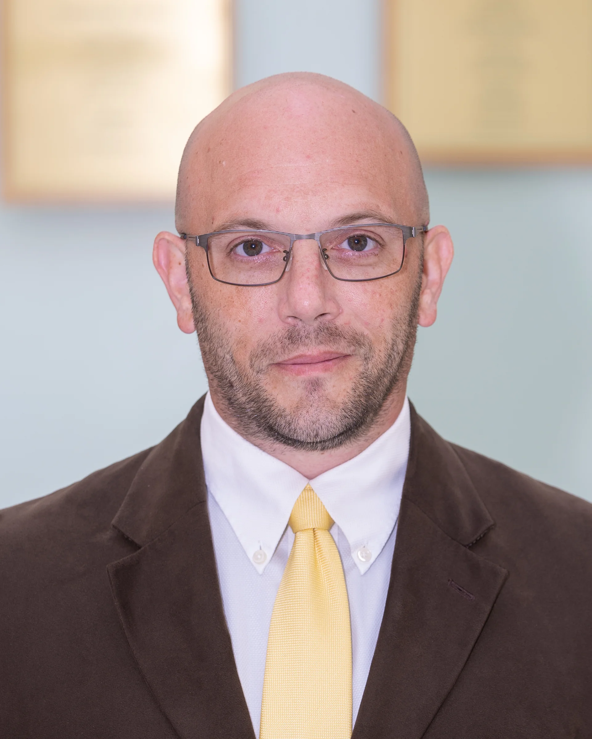 Chris Ciarleglio, Ph.D. `00  Director | Science Academy @ Holy Cross Teacher | Science Department Instructor | Johns Hopkins University ECE Affiliate Faculty (Biological Sciences) | University of Connecticut  B.A. Swarthmore College (Biology | Ancient History) Ph.D. Vanderbilt University (Neuroscience) Postdoctoral Fellow | Vanderbilt University Fox Postdoctoral Fellow | Brown University  Teaching Experience: 21 years  Dr. Ciar's Bio 